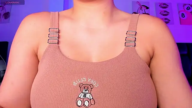 kittymonroe1 online show from 04-18-26, 07:07