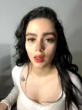 Selena Roa online show from 11-15-25, 12:47