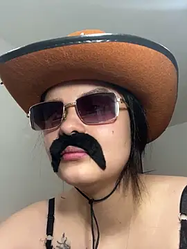 Selena Roa online show from 10-31-25, 03:03