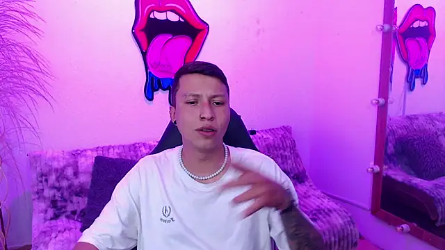 Martin West online show from 10-22-25, 01:16