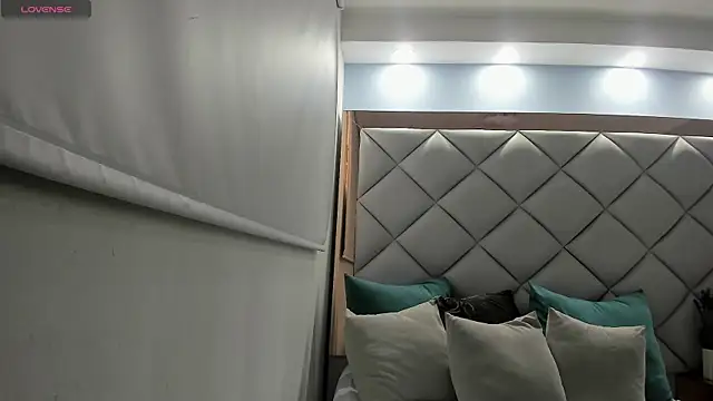 mirandaduboiss online show from 11-20-25, 05:13