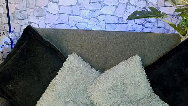 mia roux1 online show from 12-19-25, 07:38