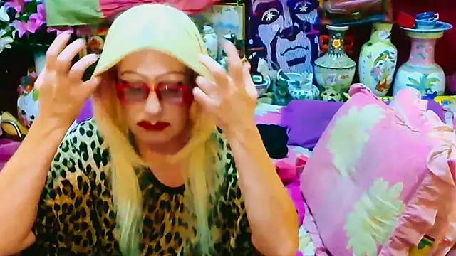 horni4luv online show from 11-22-25, 11:25