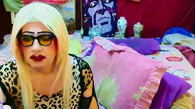 horni4luv online show from 12-16-25, 09:52