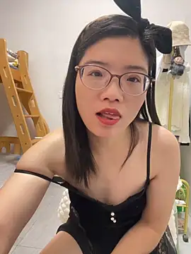 Snapshot of Nlen_baby chatting on 12-20-25, 04:10 Nlen baby online show from 12-20-25, 04:10