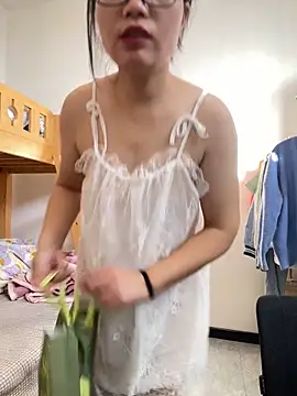 Snapshot of Nlen_baby chatting on 11-22-25, 01:37 Nlen baby online show from 11-22-25, 01:37