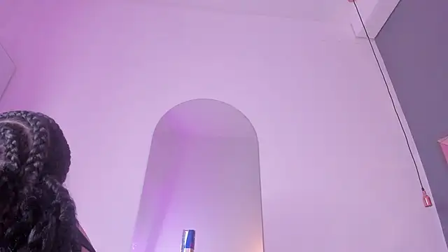 Snapshot of Miss_ambrer_ chatting on 02-14-26, 08:20 Miss ambrer online show from 02-14-26, 08:20