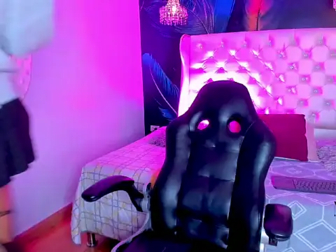 Mika  velvet online show from 02-02-26, 08:52