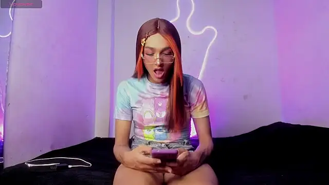 Mika  velvet online show from 11-10-25, 08:58