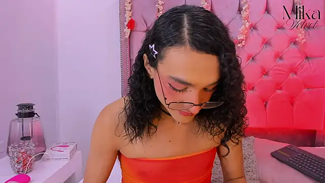 Mika  velvet online show from 02-20-26, 08:33