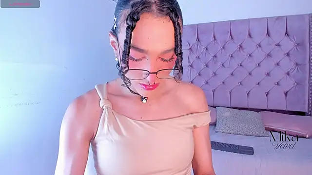 Mika  velvet online show from 02-11-26, 09:03