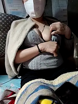 love-xx online show from 02-12-26, 01:22