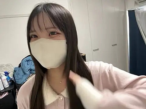 pomu chan online show from 11-24-25, 04:23