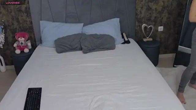 AmberMinxy online show from 11-27-25, 06:25