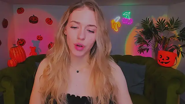 sassy cutie online show from 11-03-25, 01:37