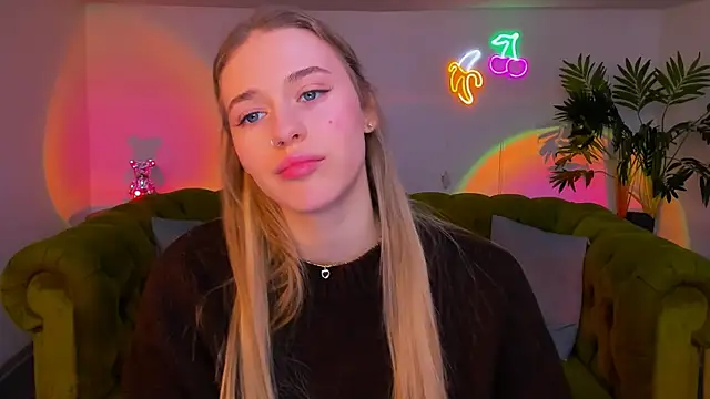 sassy cutie online show from 12-02-25, 06:15