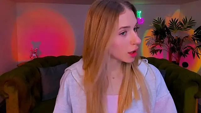 sassy cutie online show from 11-19-25, 06:02