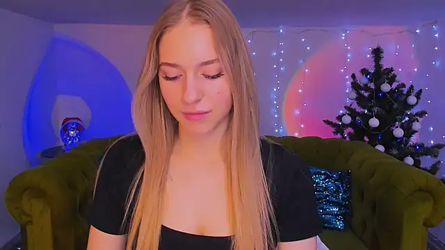 sassy cutie online show from 12-17-25, 06:18