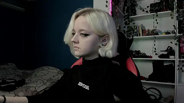 Holy Mistress S online show from 11-08-25, 09:35