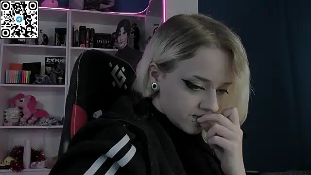 Snapshot of Holy_Mistress_S chatting on 02-28-26, 08:47 Holy Mistress S online show from 02-28-26, 08:47