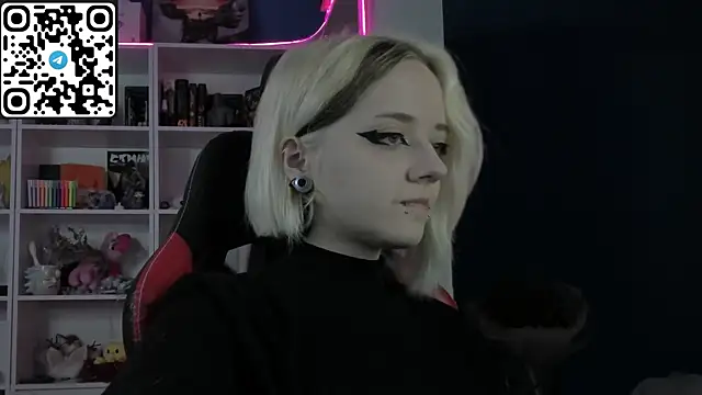 Holy Mistress S online show from 05-05-26, 08:39