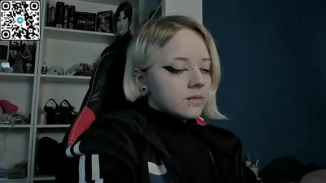 Snapshot of Holy_Mistress_S chatting on 02-13-26, 09:42 Holy Mistress S online show from 02-13-26, 09:42