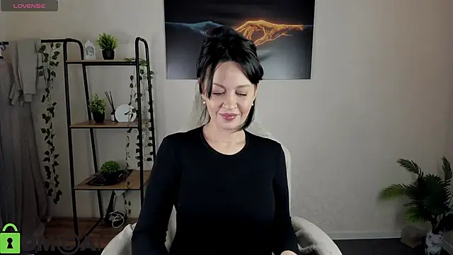 Sara Devills online show from 12-15-25, 01:11