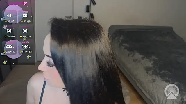 Snapshot of majestic_madam chatting on 02-18-26, 01:47 majestic madam online show from 02-18-26, 01:47