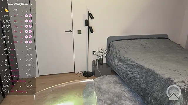 Snapshot of majestic_madam chatting on 02-22-26, 01:41 majestic madam online show from 02-22-26, 01:41