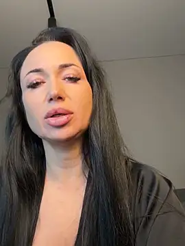 Snapshot of majestic_madam chatting on 03-28-26, 11:22 majestic madam online show from 03-28-26, 11:22