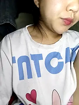 Quynhsumon online show from 02-25-26, 03:34