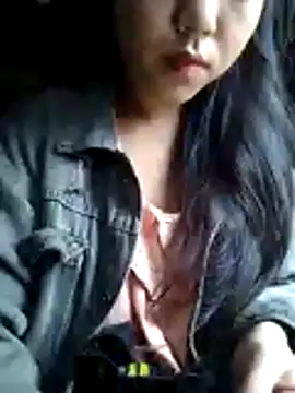 Quynhsumon online show from 11-01-25, 06:51