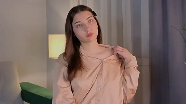 KateCahee online show from 11-18-25, 12:59