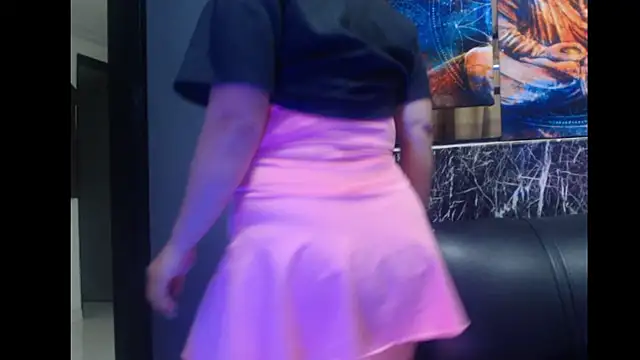 Debora Cienfuegos25 online show from 12-16-25, 01:32