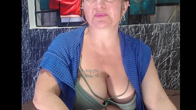 Debora Cienfuegos25 online show from 11-19-25, 01:16