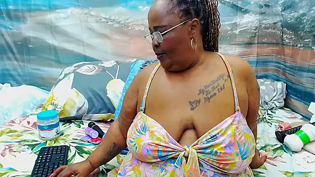 Snapshot of MatureMilfxxx chatting on 07-07-26, 07:28 MatureMilfxxx online show from 07-07-26, 07:28