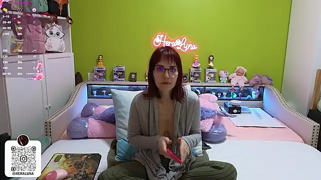  HeraLuna  online show from 03-18-26, 09:59