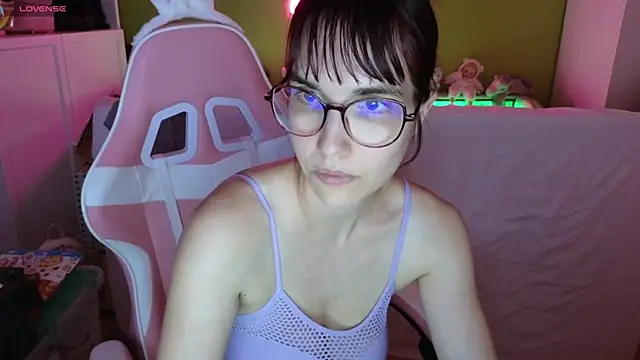 Snapshot of _HeraLuna_ chatting on 06-16-26, 08:09 HeraLuna online show from 06-16-26, 08:09