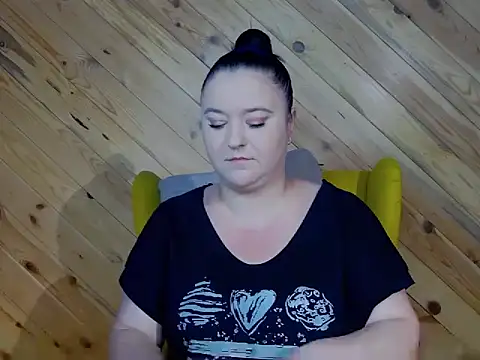 Snapshot of SensualCrisa chatting on 10-25-25, 06:01 SensualCrisa online show from 10-25-25, 06:01
