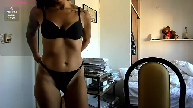 lucialuna online show from 03-24-26, 06:30