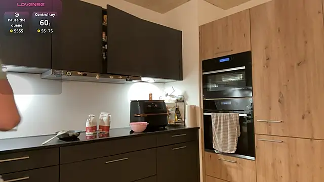 Snapshot of allisonwhite222 chatting on 11-04-25, 02:43 allisonwhite222 online show from 11-04-25, 02:43