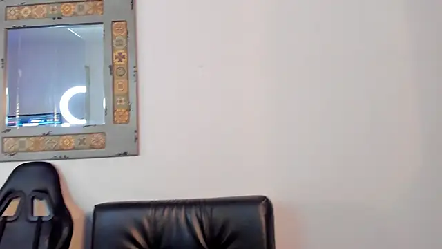 Snapshot of Mr_Strike chatting on 10-23-25, 02:43 Mr Strike online show from 10-23-25, 02:43