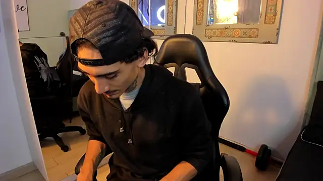 Mr Strike online show from 11-04-25, 02:59