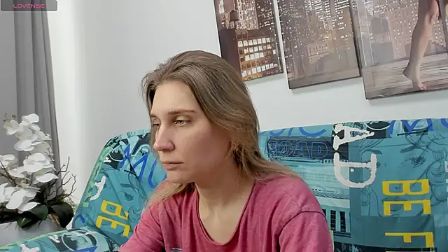 Snapshot of Tenderly_Sophie chatting on 01-17-26, 01:31 Tenderly Sophie online show from 01-17-26, 01:31