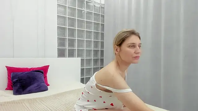 Tenderly Sophie online show from 11-27-25, 01:39