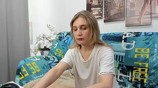 Tenderly Sophie online show from 05-31-26, 01:11