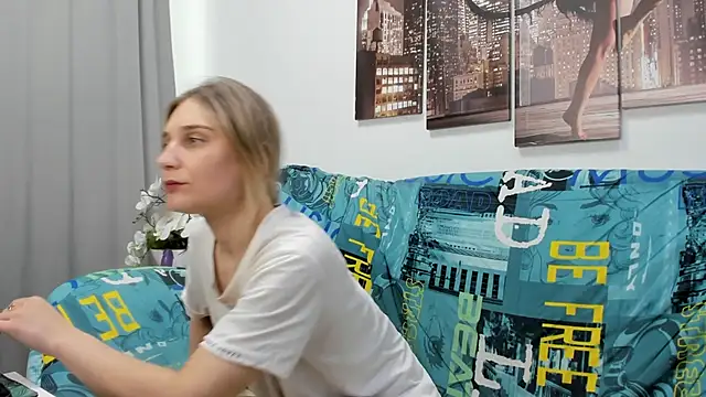 Tenderly Sophie online show from 05-27-26, 01:04