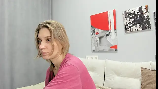 Snapshot of Tenderly_Sophie chatting on 02-08-26, 01:25 Tenderly Sophie online show from 02-08-26, 01:25