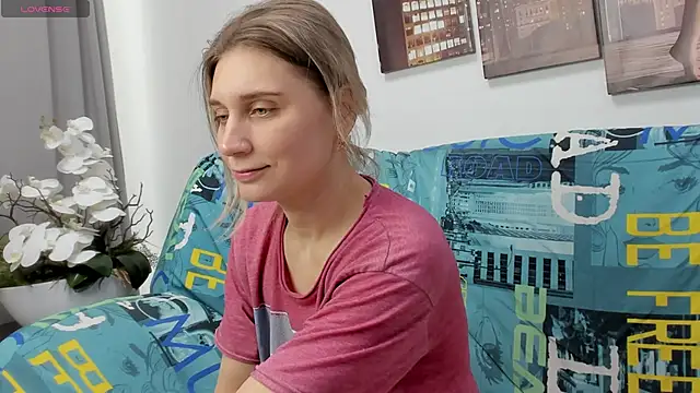 Snapshot of Tenderly_Sophie chatting on 01-18-26, 01:20 Tenderly Sophie online show from 01-18-26, 01:20