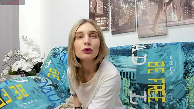 Tenderly Sophie online show from 04-30-26, 01:23